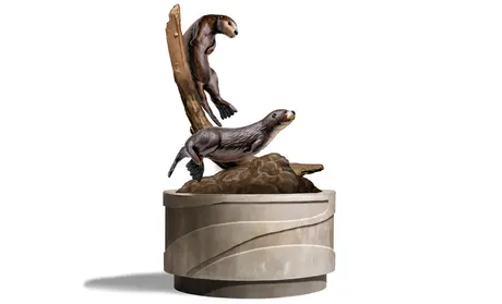Hi-res otter statue